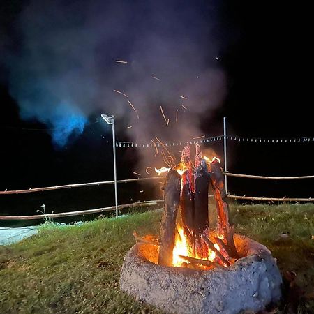 Jush Native And Glamping Hotell Dauis Exteriör bild