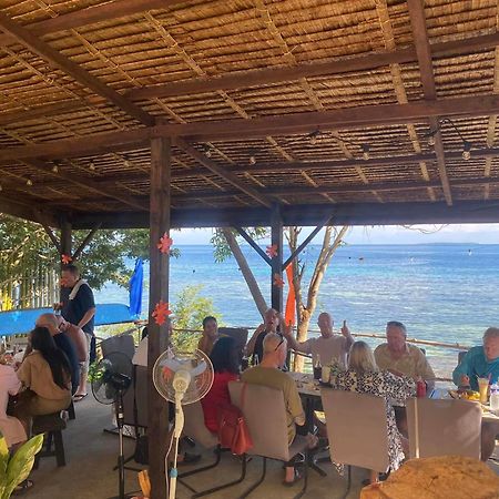 Jush Native And Glamping Hotell Dauis Exteriör bild