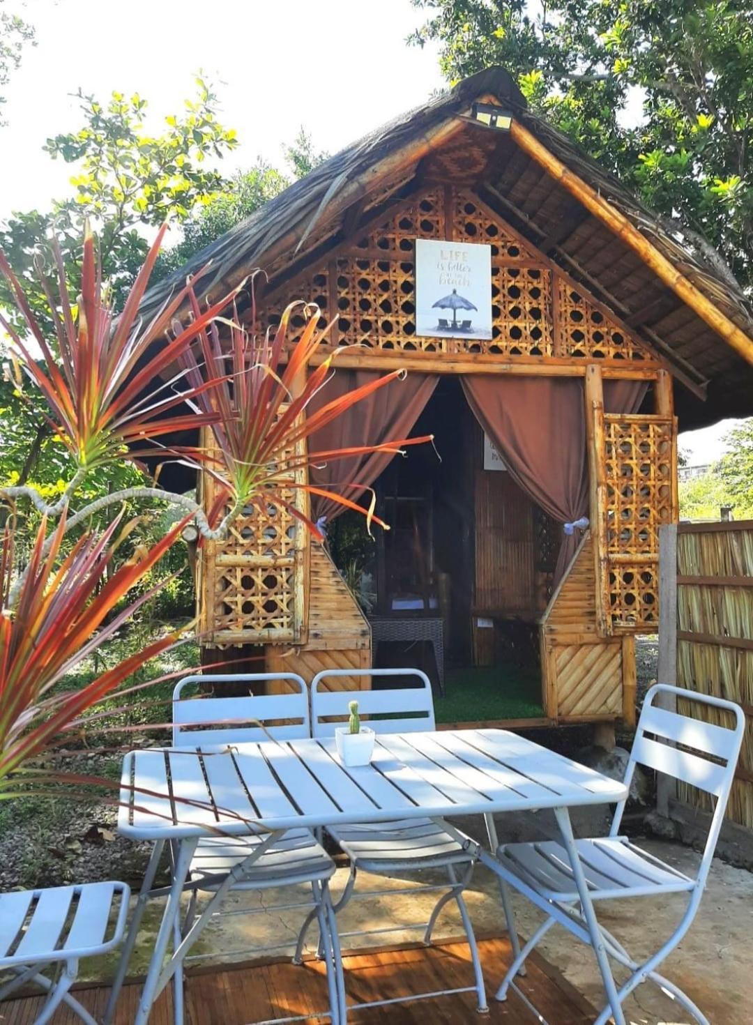 Jush Native And Glamping Hotell Dauis Exteriör bild