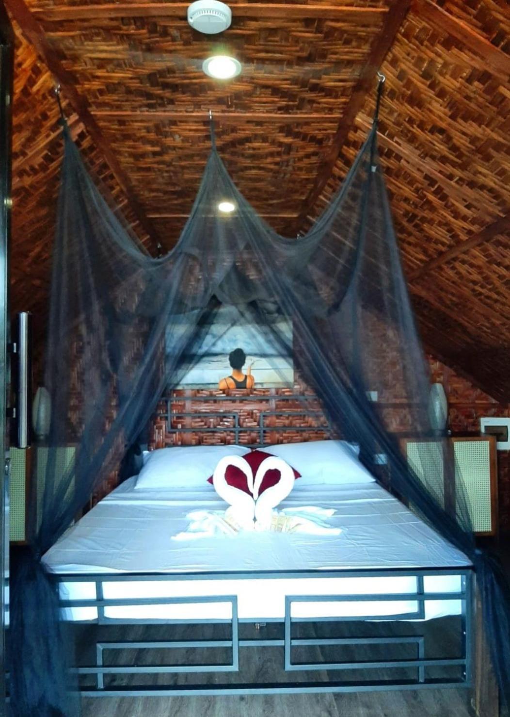 Jush Native And Glamping Hotell Dauis Exteriör bild