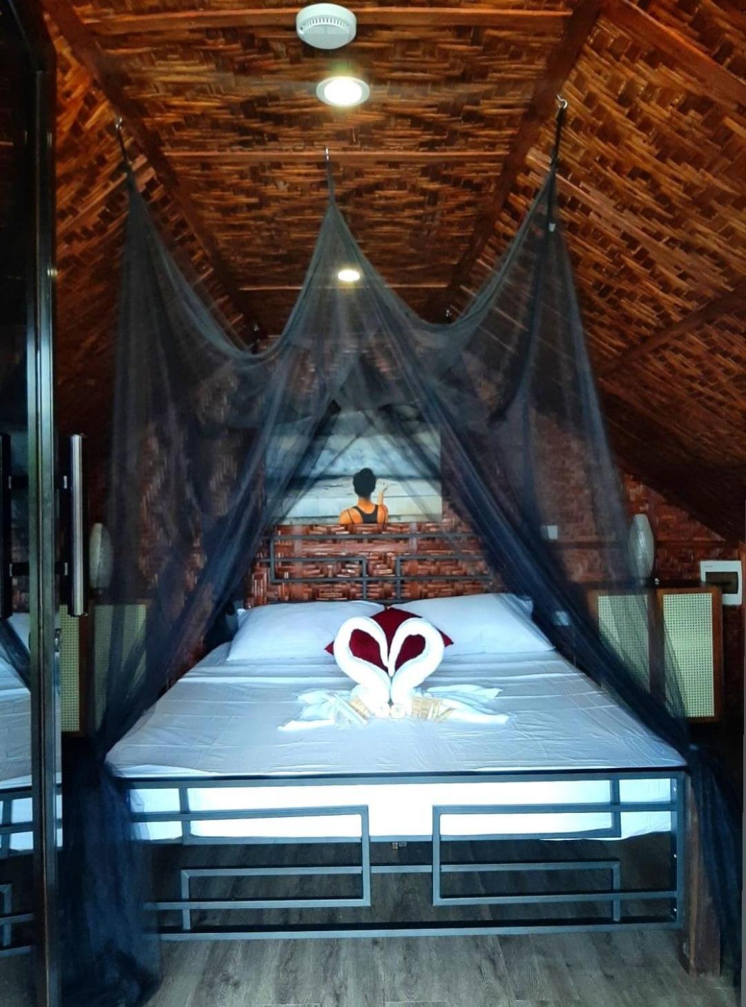 Jush Native And Glamping Hotell Dauis Exteriör bild
