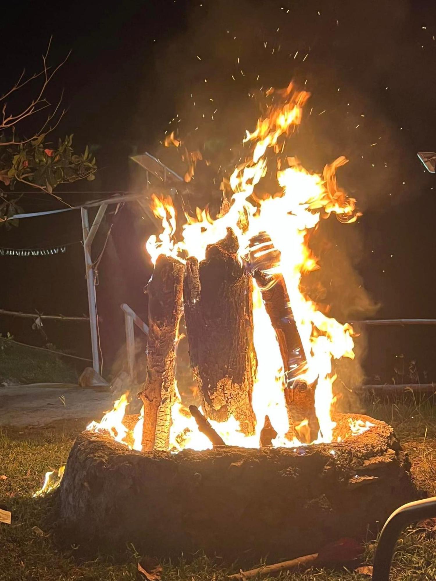 Jush Native And Glamping Hotell Dauis Exteriör bild