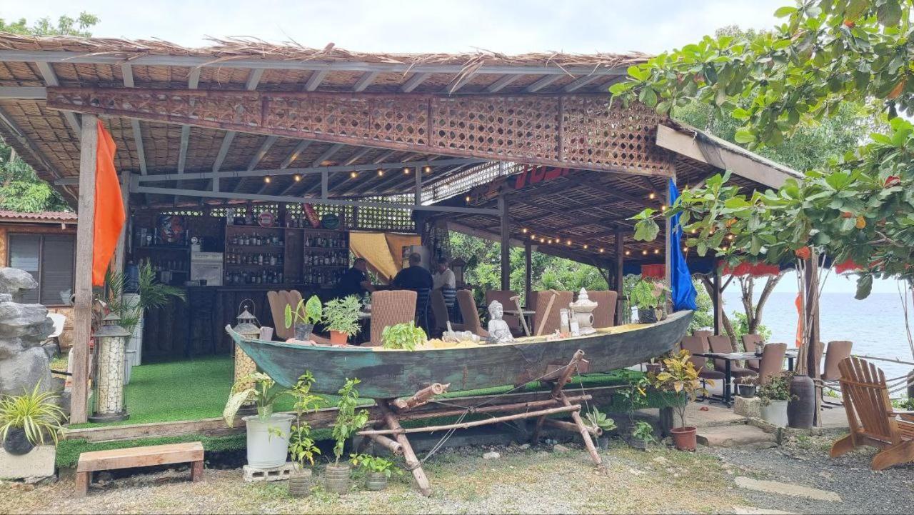Jush Native And Glamping Hotell Dauis Exteriör bild