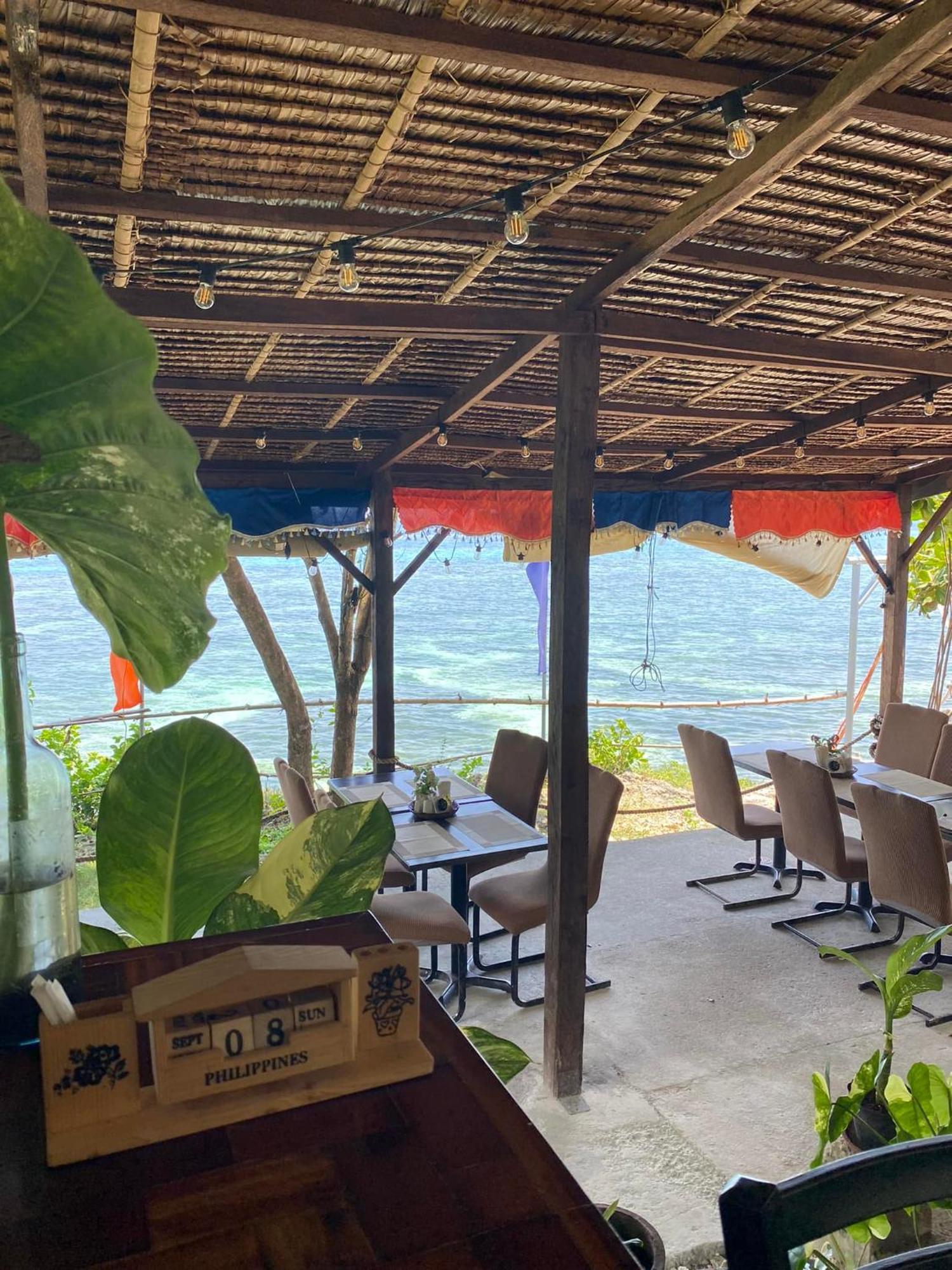 Jush Native And Glamping Hotell Dauis Exteriör bild
