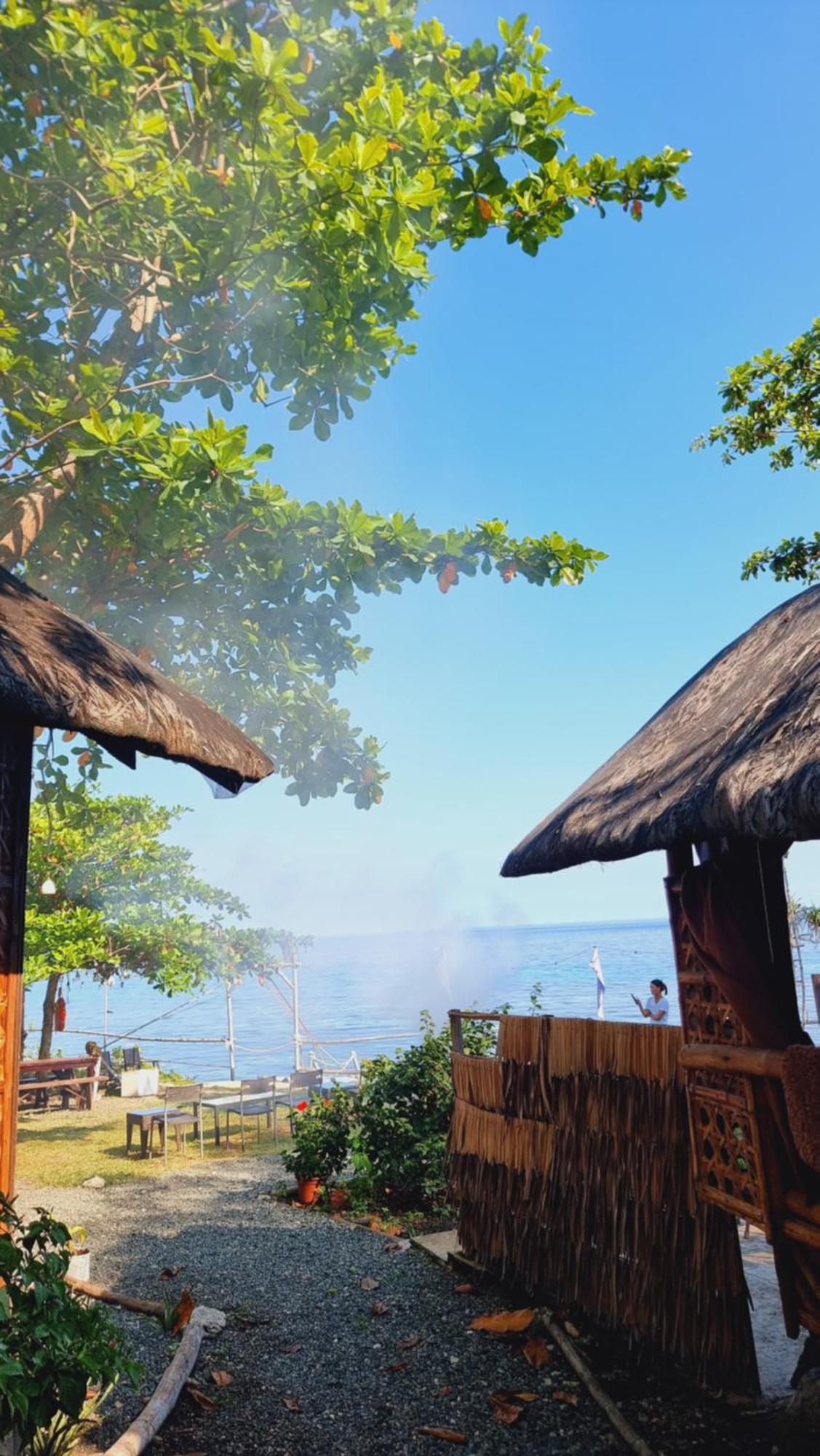 Jush Native And Glamping Hotell Dauis Exteriör bild