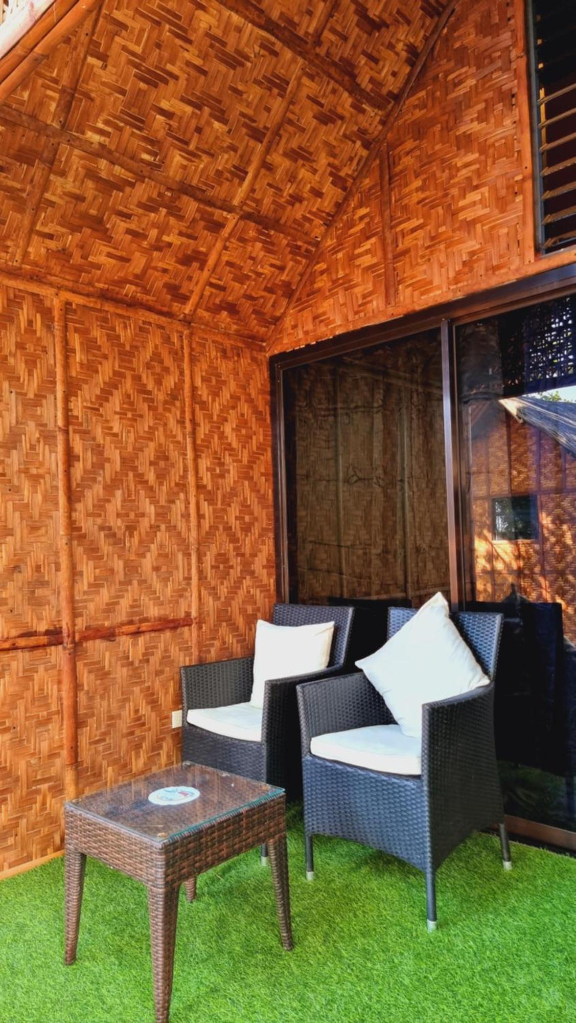 Jush Native And Glamping Hotell Dauis Exteriör bild